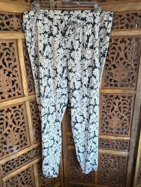 Toad&Co Black and Off White Floral Drawstring Joggers